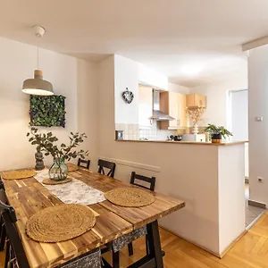 Gozsdu White Raven Residence 305 Апартаменты