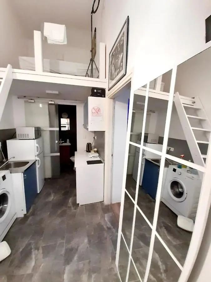 3 Separate Beds Central Apartment - 40M2 - Budapest 0*,  Hungary